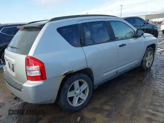 2008 Jeep Compass Sport with VIN 1J8FF47W58D703312, listed as a IAAI auction lot 41693818 with 156,161 mi miles. Bid and sale history available at carsss.com. Image 4.
