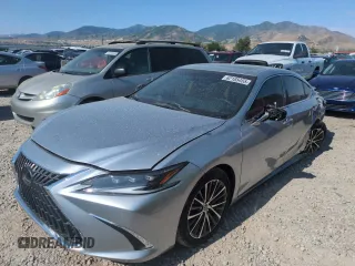 2025 Lexus ES 300h with VIN 58ADA1C19SU059119, listed as a Copart auction lot 62185455 with 3,098 mi miles and Salvage title. Bid and sale history available at DreamBid. Image 1.