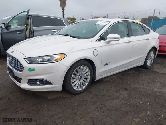 2015 Ford Fusion Energi SE Luxury with VIN 3FA6P0PU7FR284076, listed as a IAAI auction lot 41922445 with 101,276 mi miles. Bid and sale history available at carsss.com. Image 17.