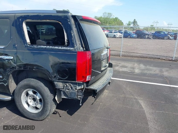 2013 Cadillac Escalade Luxury with VIN 1GYS4BEF6DR162720, listed as a IAAI auction lot 41971364 with 211,396 mi miles. Bid and sale history available at carsss.com. Image 6.