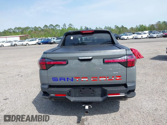 2023 Hyundai Santa Cruz Night Edition z VIN 5NTJCDAF0PH054192, wystawiony jako IAAI lot #40734723 z przebiegiem 9 700 mil mil oraz . Historia ofert i sprzedaży dostępna na DreamBid. Obrazek 17.