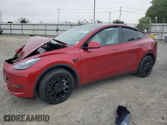 2024 Tesla Model Y Long Range z VIN 7SAYGDEE7RA252756, wystawiony jako Copart lot #58738215 z przebiegiem 13 698 mil mil oraz Szkoda całkowita • Salvage title. Historia ofert i sprzedaży dostępna na DreamBid. Obrazek 1.