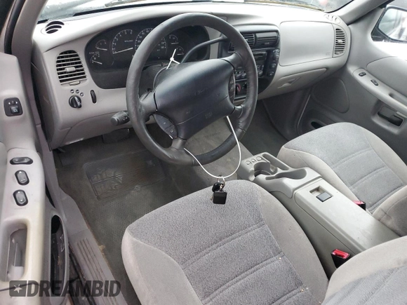 2000 Ford Explorer Sport with VIN 1FMYU60E0YUA70071, listed as a Copart auction lot 54078615 with 189,103 mi miles and Clean title. Bid and sale history available at DreamBid. Image 8.