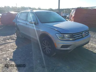 2020 Volkswagen Tiguan S z VIN 3VV1B7AX8LM180141, wystawiony jako IAAI lot #41662558 z przebiegiem 85 608 mil mil oraz . Historia ofert i sprzedaży dostępna na DreamBid. Obrazek 1.