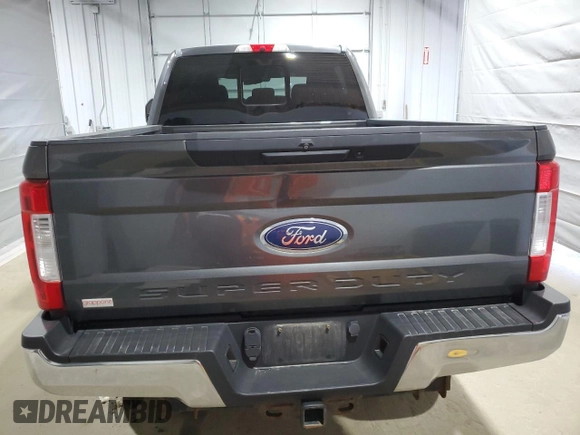 2017 Ford F-250 Lariat z VIN 1FT7W2BTXHED03169, wystawiony jako Copart lot #52261395 z przebiegiem 140 483 mil mil oraz Szkoda całkowita • Salvage title. Historia ofert i sprzedaży dostępna na DreamBid. Obrazek 6.