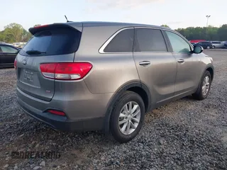 2017 Kia Sorento LX z VIN 5XYPG4A36HG259429, wystawiony jako IAAI lot #41948637 z przebiegiem 150 151 mil mil oraz . Historia ofert i sprzedaży dostępna na DreamBid. Obrazek 4.