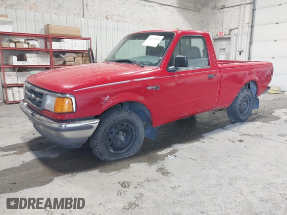 1996 Ford Ranger XL z VIN 1FTCR10A8TPB46028, wystawiony jako IAAI lot #42477552 z przebiegiem 219 635 mil mil oraz . Historia ofert i sprzedaży dostępna na DreamBid. Obrazek 2.
