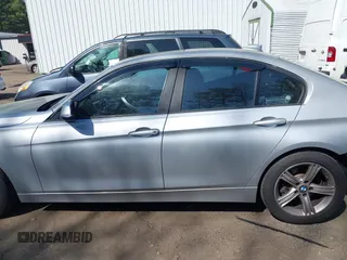 2015 BMW 3 Series 320i xDrive с VIN WBA3C3G57FNS74828, выставлен на аукционе IAAI как лот 41920253 с пробегом 72 521 миль миль и . История ставок и продаж доступна на DreamBid. Изображение 15.