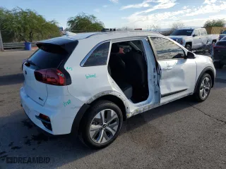 2020 Kia Niro EV EX Premium with VIN KNDCE3LG8L5080860, listed as a Copart auction lot 72027334 with 44,903 mi miles and Salvage Title. Bid and sale history available at carsss.com. Image 3.