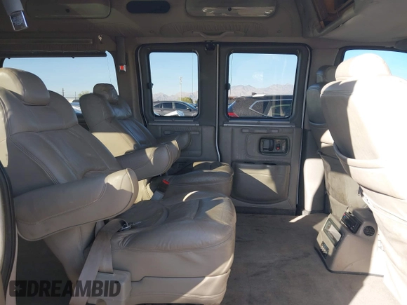 2004 GMC Savana Cargo Van YF7 Upfitter with VIN 1GDFG15T741231326, listed as a IAAI auction lot 41114249 with 291,492 mi miles. Bid and sale history available at carsss.com. Image 8.