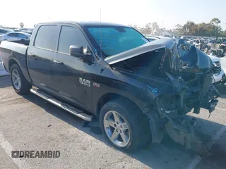 2017 Ram 1500 Express z VIN 1C6RR6KT9HS662612, wystawiony jako IAAI lot #42140323 z przebiegiem 182 511 mil mil oraz . Historia ofert i sprzedaży dostępna na DreamBid. Obrazek 1.