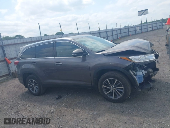 2019 Toyota Highlander SE with VIN 5TDKZRFH3KS353087, listed as a IAAI auction lot 42006593 with 74,214 mi miles and . Bid and sale history available at DreamBid. Image 14.