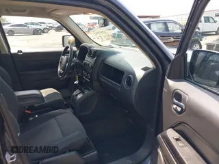 2016 Jeep Patriot Sport with VIN 1C4NJRBB1GD508678, listed as a IAAI auction lot 42597932 with 204,806 mi miles and . Bid and sale history available at DreamBid. Image 5.