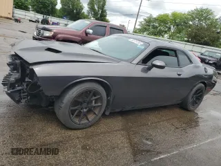 2015 Dodge Challenger R/T Scat Pack z VIN 2C3CDZFJ0FH818780, wystawiony jako Copart lot #56175755 z przebiegiem 57 464 mil mil oraz Czysty tytuł • Clean title. Historia ofert i sprzedaży dostępna na DreamBid. Obrazek 1.