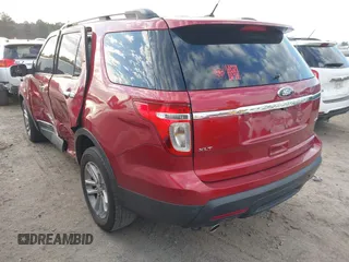 2015 Ford Explorer XLT with VIN 1FM5K8D80FGA32070, listed as a IAAI auction lot 41754485 with 140,432 mi miles. Bid and sale history available at carsss.com. Image 3.