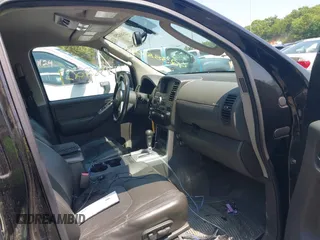 2011 Nissan Pathfinder Silver z VIN 5N1AR1NB8BC620764, wystawiony jako IAAI lot #42388251 z przebiegiem 107 330 mil mil oraz . Historia ofert i sprzedaży dostępna na DreamBid. Obrazek 5.