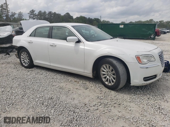 2014 Chrysler 300 z VIN 2C3CCAAG4EH186221, wystawiony jako Copart lot #54494295 z przebiegiem 119 465 mil mil oraz Szkody całkowita. Historia ofert i sprzedaży dostępna na DreamBid. Obrazek 4.