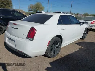 2022 Chrysler 300 Touring L with VIN 2C3CCADG9NH116354, listed as a IAAI auction lot 41753939 with 24,121 mi miles. Bid and sale history available at carsss.com. Image 4.
