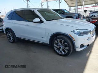 2016 BMW X5 xDrive35i z VIN 5UXKR0C52G0U08126, wystawiony jako IAAI lot #42312897 z przebiegiem 76 705 mil mil oraz . Historia ofert i sprzedaży dostępna na DreamBid. Obrazek 1.