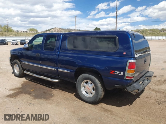 2002 GMC Sierra 1500 SLE z VIN 2GTEK19T721209455, wystawiony jako Copart lot #54008015 z przebiegiem 195 431 mil mil oraz Szkoda całkowita • Salvage title. Historia ofert i sprzedaży dostępna na DreamBid. Obrazek 2.