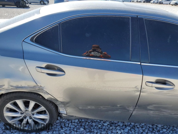 2014 Lexus IS 250 z VIN JTHBF1D20E5019973, wystawiony jako Copart lot #49902925 z przebiegiem 88 339 mil mil oraz Szkoda całkowita • Salvage title. Historia ofert i sprzedaży dostępna na DreamBid. Obrazek 10.