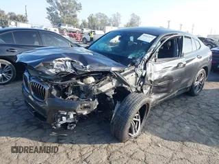 2019 BMW X4 M40i z VIN 5UXUJ5C54KLJ64077, wystawiony jako IAAI lot #41012233 z przebiegiem 40 737 mil mil oraz . Historia ofert i sprzedaży dostępna na DreamBid. Obrazek 2.