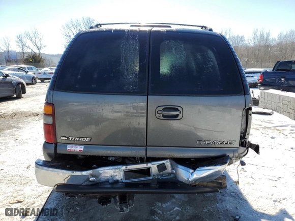 2001 Chevrolet Tahoe LS with VIN 1GNEK13T11J215580, listed as a Copart auction lot 46130435 with 214,436 mi miles and Non Repairable. Bid and sale history available at carsss.com. Image 6.