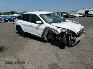 2016 Jeep Cherokee Altitude z VIN 1C4PJMCB7GW218718, wystawiony jako Copart lot #59789355 z przebiegiem Nie podano mil oraz Nie do naprawy • Non repairable. Historia ofert i sprzedaży dostępna na DreamBid. Obrazek 14.
