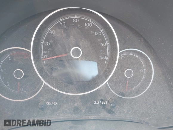 2018 Volkswagen Beetle SE with VIN 3VWJD7AT2JM710412, listed as a IAAI auction lot 41868455 with 1 mi miles. Bid and sale history available at carsss.com. Image 16.