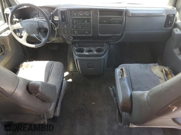 2007 Chevrolet Express Passenger with VIN 1GAHG39U871190066, listed as a Copart auction lot 57879915 with 250,921 mi miles and Clean title. Bid and sale history available at DreamBid. Image 8.