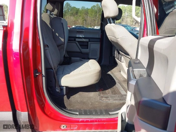 2015 Ford F-150 XLT w/HD Payload Pkg with VIN 1FTFW1EF1FKD01157, listed as a IAAI auction lot 41788959 with 268,606 mi miles. Bid and sale history available at carsss.com. Image 8.