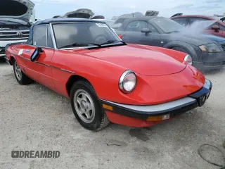 1984 Alfa Romeo Spider Veloce z VIN ZARBA5414E1020264, wystawiony jako Copart lot #75438954 z przebiegiem Nie podano mil oraz Nie do naprawy • Non repairable. Historia ofert i sprzedaży dostępna na DreamBid. Obrazek 4.