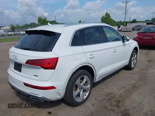 2023 Audi Q5 S line Premium Plus z VIN WA1EAAFY9P2148081, wystawiony jako IAAI lot #42436508 z przebiegiem 25 877 mil mil oraz . Historia ofert i sprzedaży dostępna na DreamBid. Obrazek 4.