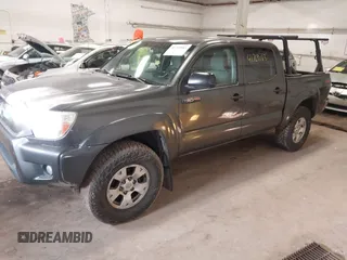 2014 Toyota Tacoma with VIN 3TMLU4EN3EM151917, listed as a IAAI auction lot 41769083 with 216,910 mi miles. Bid and sale history available at carsss.com. Image 17.