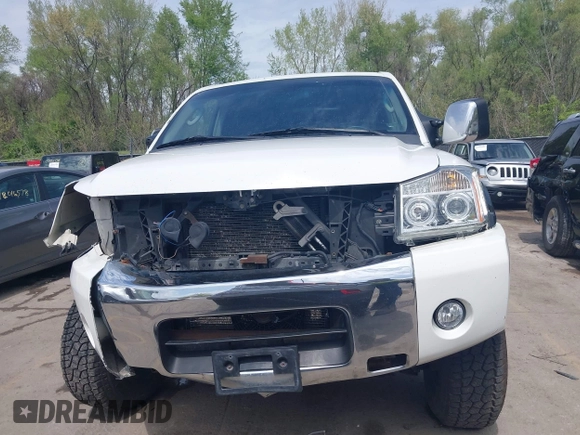 2005 Nissan Titan LE with VIN 1N6AA07BX5N525048, listed as a IAAI auction lot 41984150 with 242,321 mi miles. Bid and sale history available at carsss.com. Image 13.