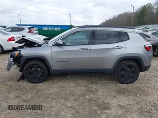 2017 Jeep Compass Latitude with VIN 3C4NJDBB2HT624891, listed as a IAAI auction lot 41538443 with 95,750 mi miles. Bid and sale history available at carsss.com. Image 14.