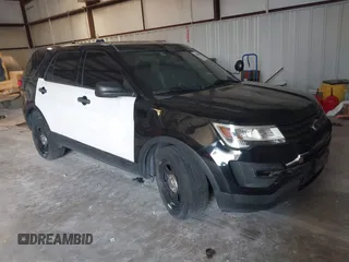 2017 Ford Police Interceptor Utility with VIN 1FM5K8ARXHGC63042, listed as a IAAI auction lot 42449445 with 82,606 mi miles and . Bid and sale history available at DreamBid. Image 1.