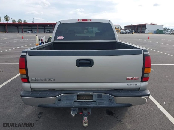 2004 GMC Sierra 1500 Crew Cab SLE with VIN 2GTEK13T341371997, listed as a IAAI auction lot 41495241 with 218,333 mi miles. Bid and sale history available at carsss.com. Image 17.