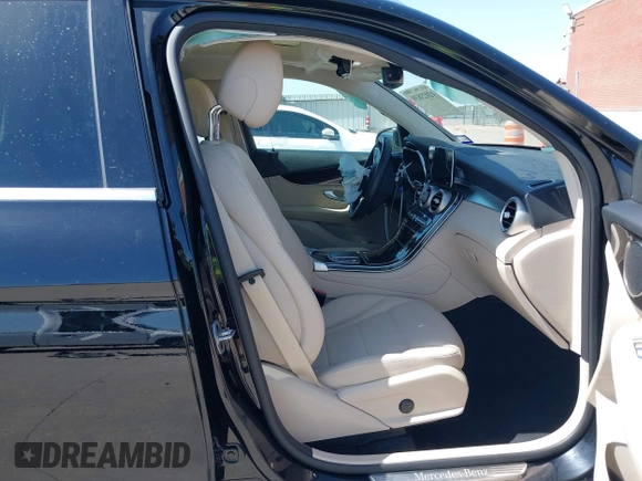 2022 Mercedes-Benz GLC 300 с VIN W1N0G8DB2NV361027, выставлен на аукционе IAAI как лот 42023839 с пробегом 46 196 миль миль и . История ставок и продаж доступна на DreamBid. Изображение 5.