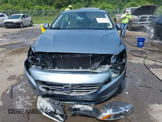 2017 Volvo S60 Inscription z VIN LYV402TK5HB196218, wystawiony jako IAAI lot #42330936 z przebiegiem 111 608 mil mil oraz . Historia ofert i sprzedaży dostępna na DreamBid. Obrazek 13.