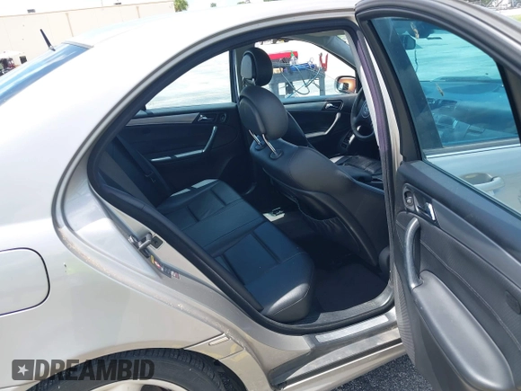 2005 Mercedes-Benz C 230 Kompressor с VIN WDBRF40J75A783792, выставлен на аукционе IAAI как лот 42772016 с пробегом 137 891 миль миль и . История ставок и продаж доступна на DreamBid. Изображение 8.