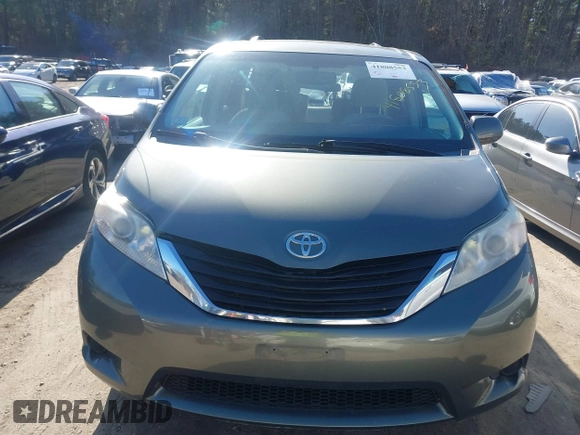2011 Toyota Sienna LE AAS with VIN 5TDKK3DC0BS052186, listed as a IAAI auction lot 41808553 with 131,321 mi miles. Bid and sale history available at carsss.com. Image 12.
