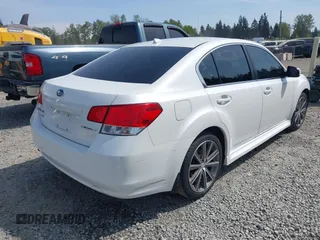 2014 Subaru Legacy Special Sports z VIN 4S3BMBH69E3036678, wystawiony jako IAAI lot #42077275 z przebiegiem 113 916 mil mil oraz . Historia ofert i sprzedaży dostępna na DreamBid. Obrazek 4.