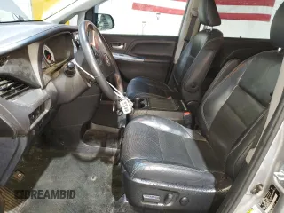 2017 Toyota Sienna SE with VIN 5TDXZ3DC6HS852078, listed as a Copart auction lot 51044615 with 81,552 mi miles and Salvage title. Bid and sale history available at DreamBid. Image 7.