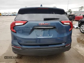 2024 GMC Terrain SLE z VIN 3GKALMEG5RL299448, wystawiony jako Copart lot #51279035 z przebiegiem 8 606 mil mil oraz Szkoda całkowita • Salvage title. Historia ofert i sprzedaży dostępna na DreamBid. Obrazek 6.