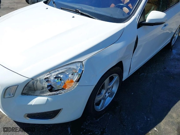 2013 Volvo S60 T5 Premier with VIN YV1612FS3D1227835, listed as a IAAI auction lot 41833680 with 136,776 mi miles. Bid and sale history available at carsss.com. Image 6.