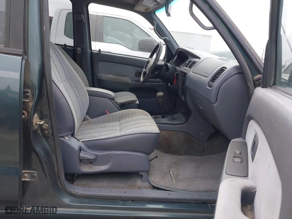 1998 Toyota 4Runner with VIN JT3GM84R5W0020431, listed as a IAAI auction lot 41627149 with 111,111 mi miles. Bid and sale history available at carsss.com. Image 5.