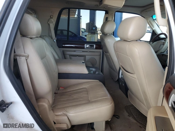 2006 Lincoln Navigator Luxury with VIN 5LMFU28546LJ18448, listed as a Copart auction lot 45917615 with 187,195 mi miles and Salvage Title. Bid and sale history available at carsss.com. Image 11.