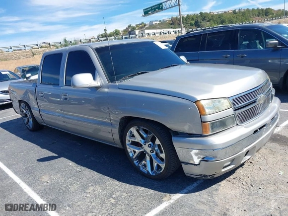2006 Chevrolet Silverado 1500 LT2 with VIN 2GCEC13Z261315456, listed as a IAAI auction lot 41719055 with 137,075 mi miles. Bid and sale history available at carsss.com. Image 1.