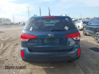 2014 Kia Sorento LX with VIN 5XYKT4A6XEG510139, listed as a IAAI auction lot 40438670 with 155,854 mi miles. Bid and sale history available at carsss.com. Image 16.